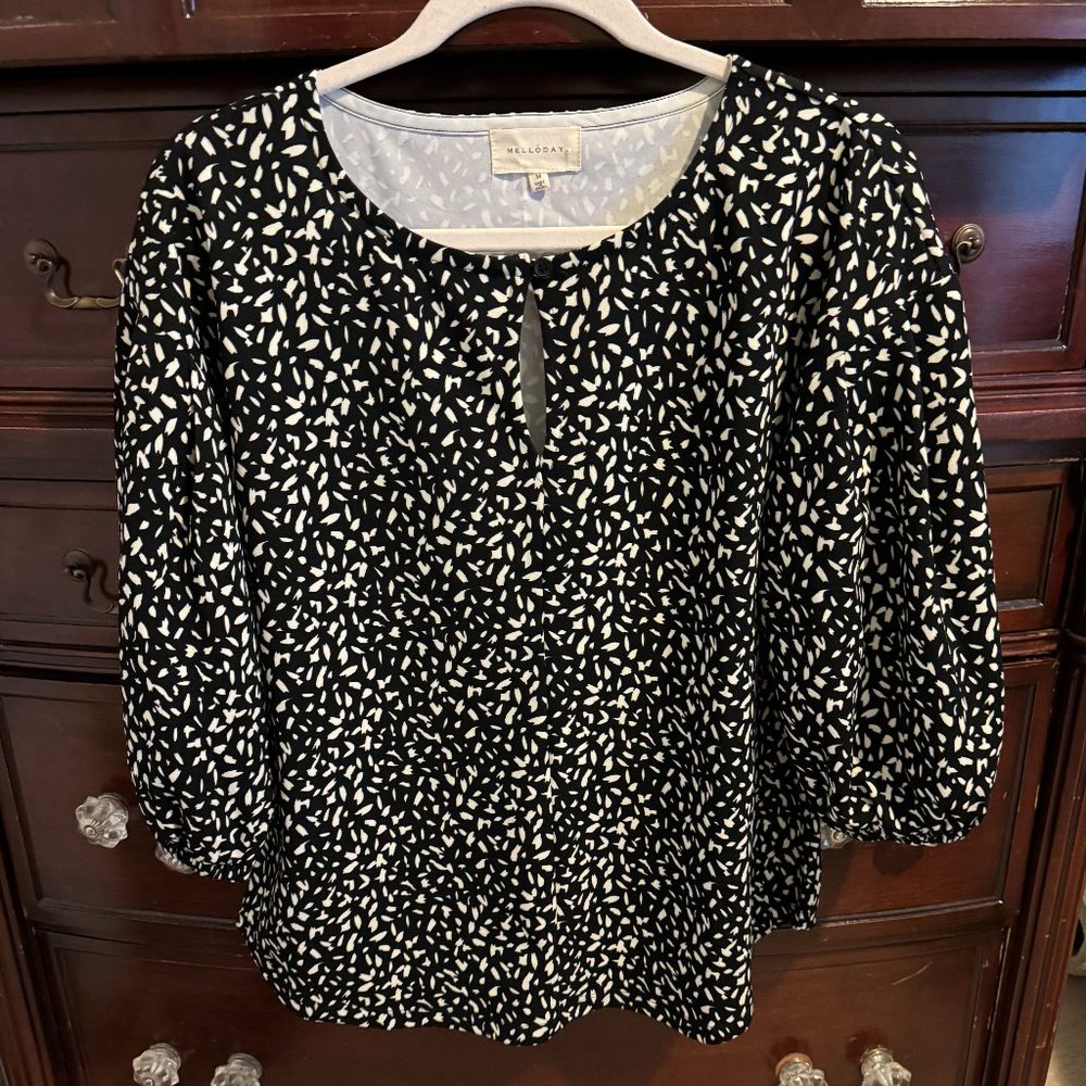 Black & Cream Colored Print Keyhole Neckline Puff Sleeves Top - Size M